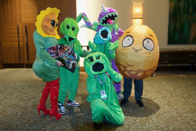 PvZ cosplayers_0.jpeg